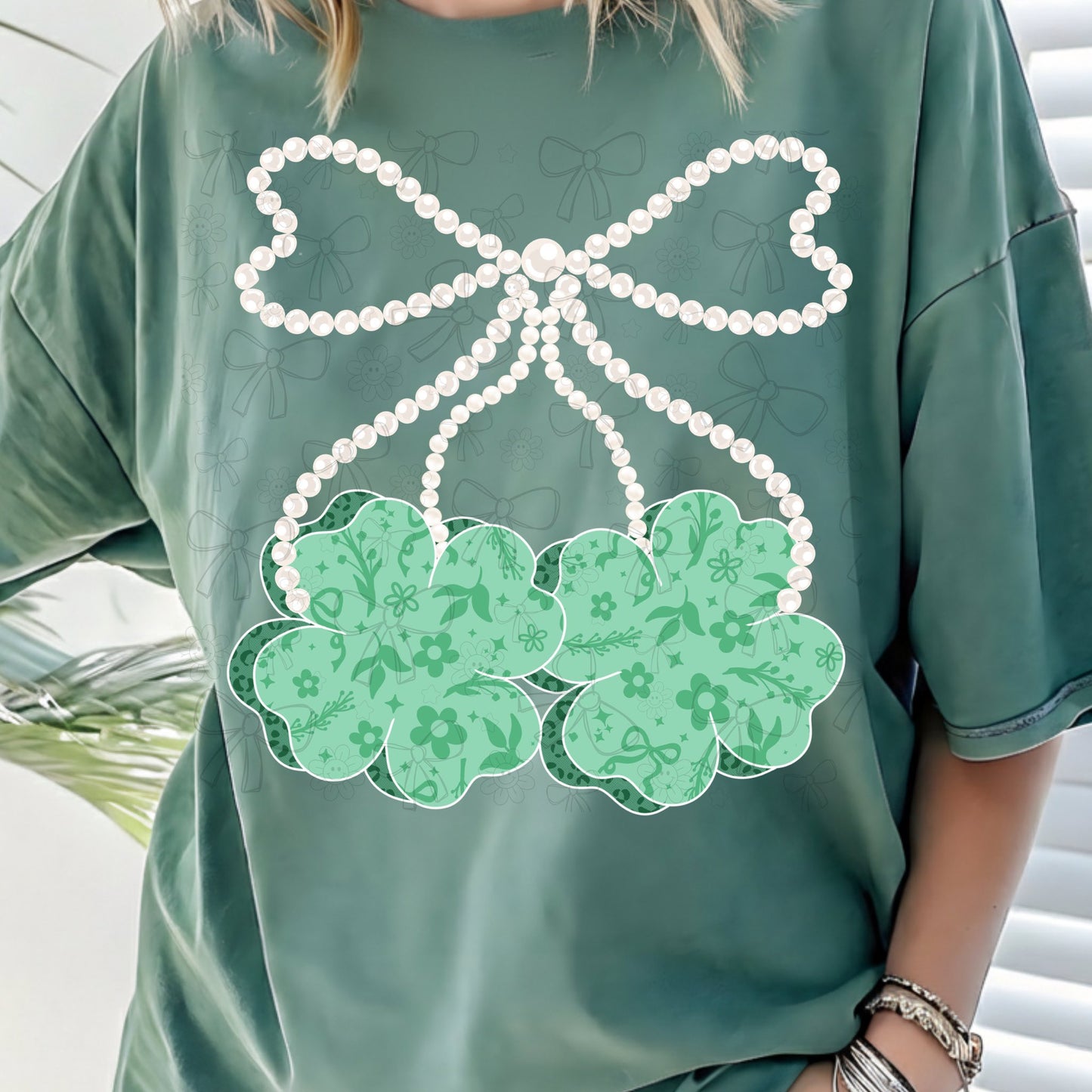 Pearl Bow Shamrock