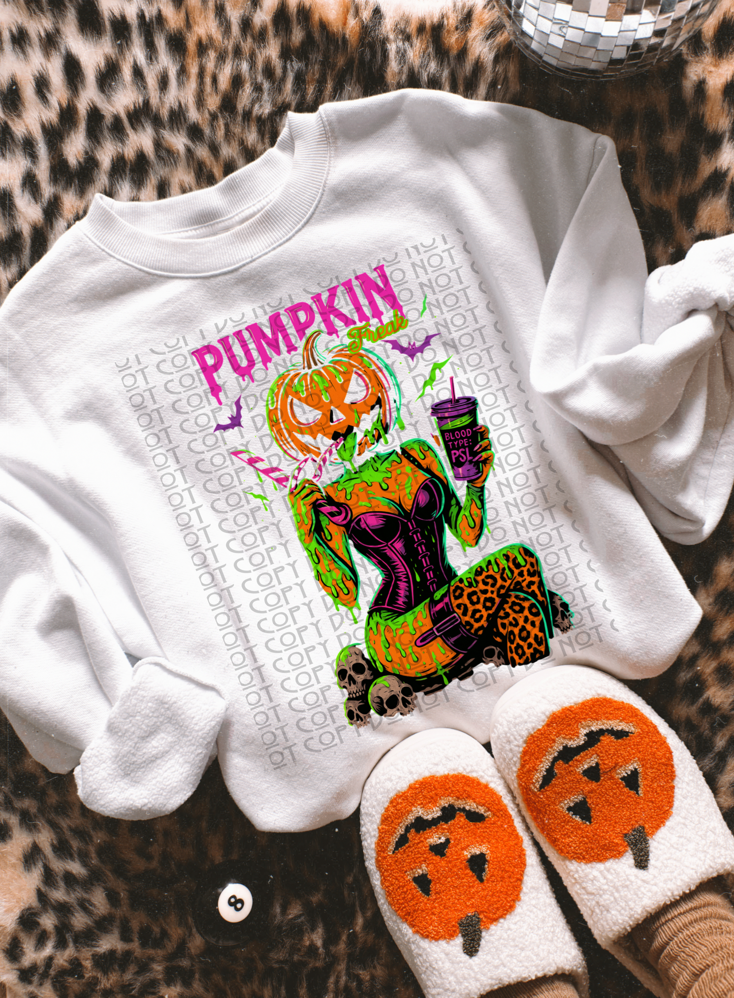 Pumpkin Freak (dark tee)