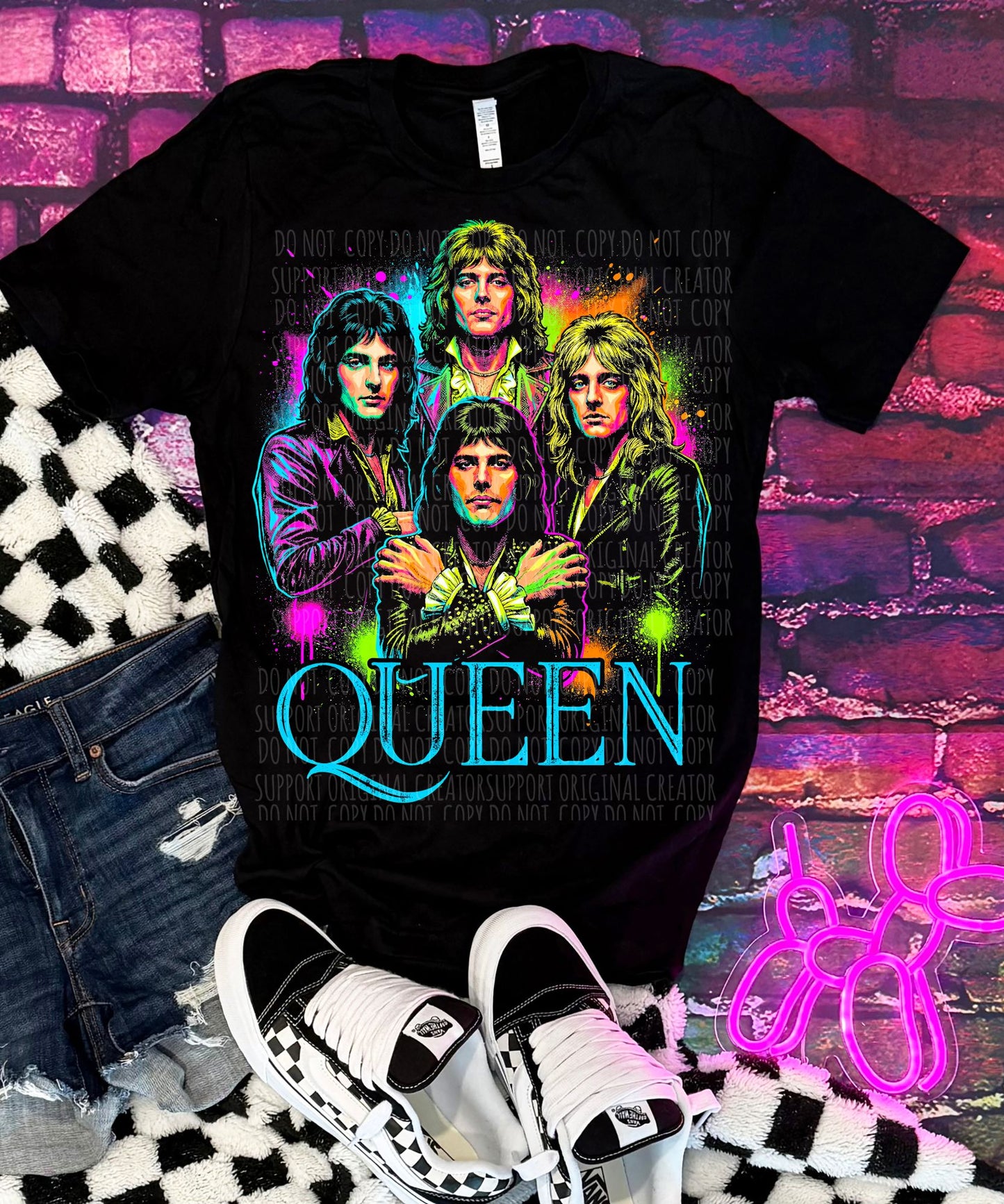 Queen Neon BLK Tee