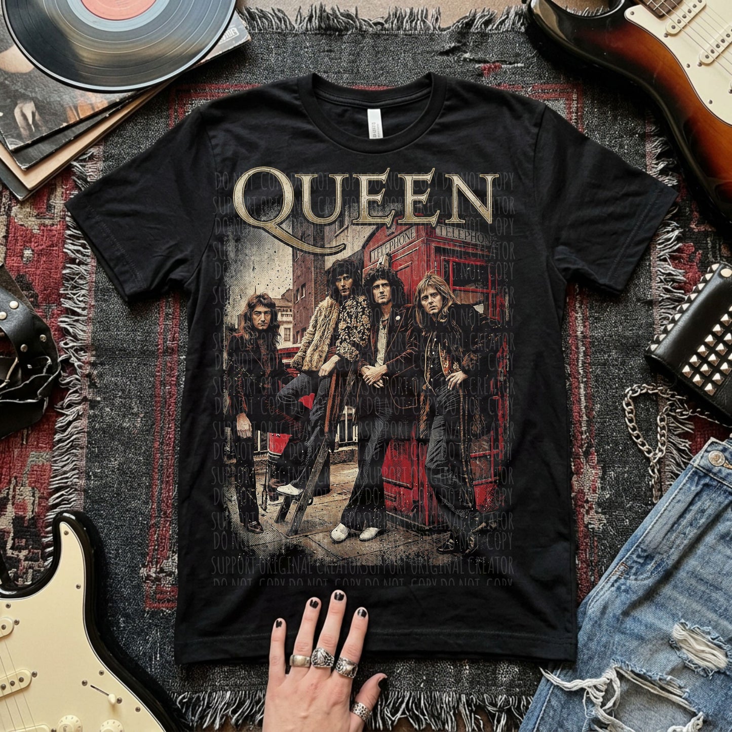 Queen Vintage BLK Tee