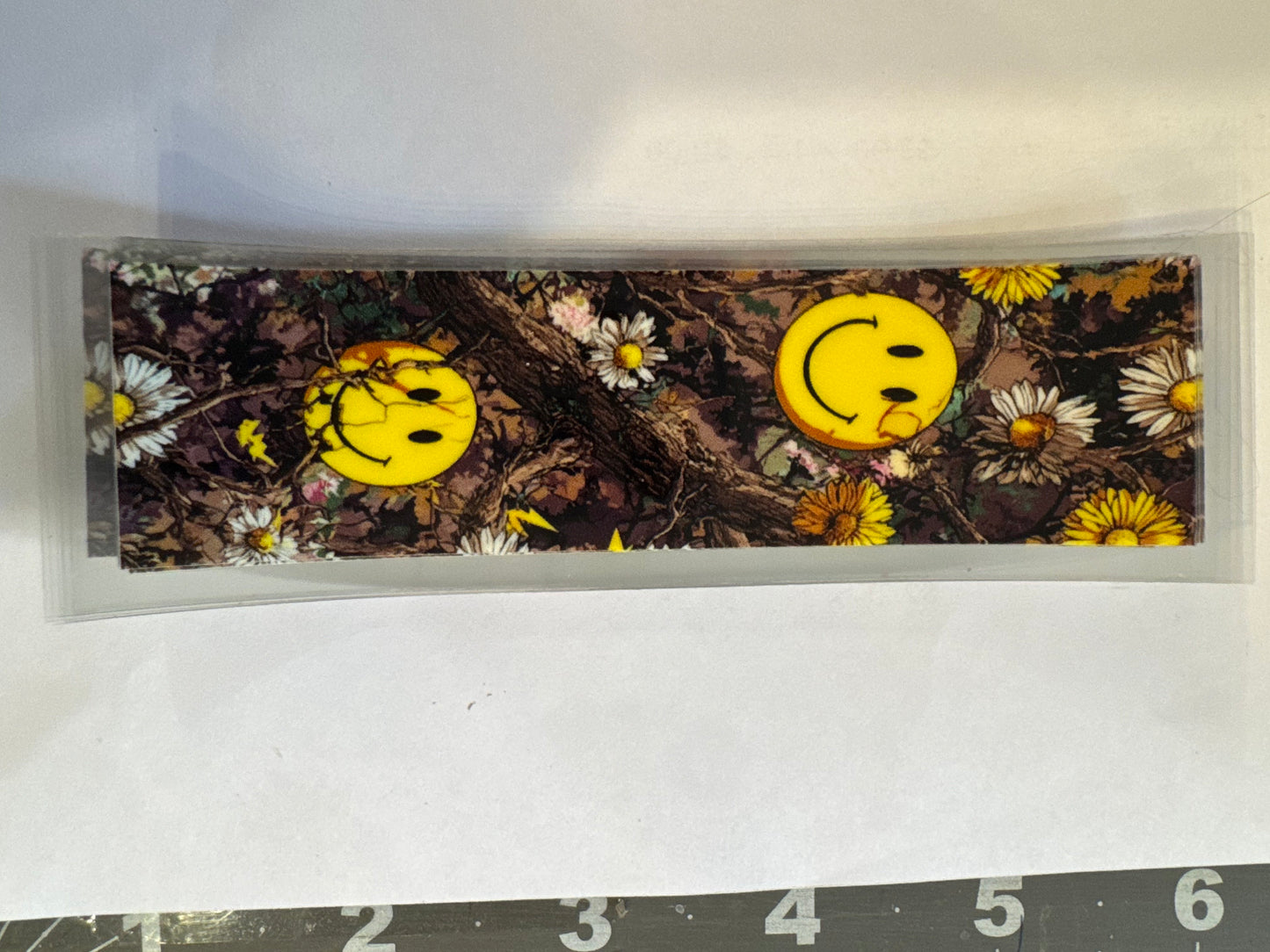 Smiley Daisy Grunge Pen Wrap