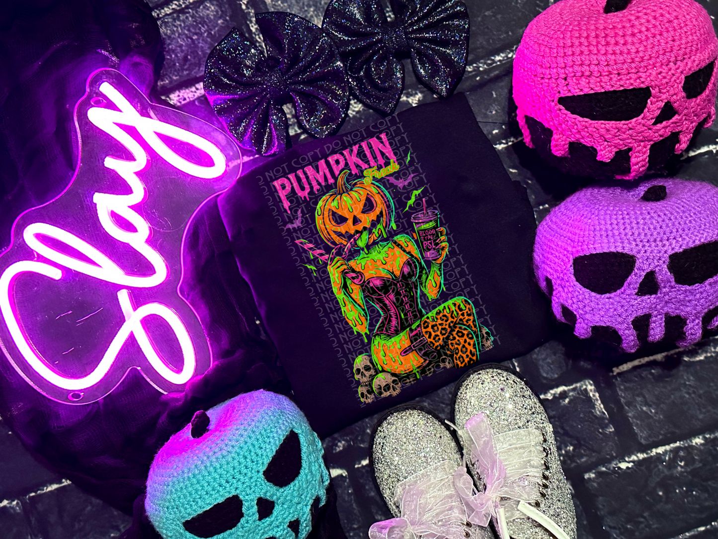 Pumpkin Freak (dark tee)