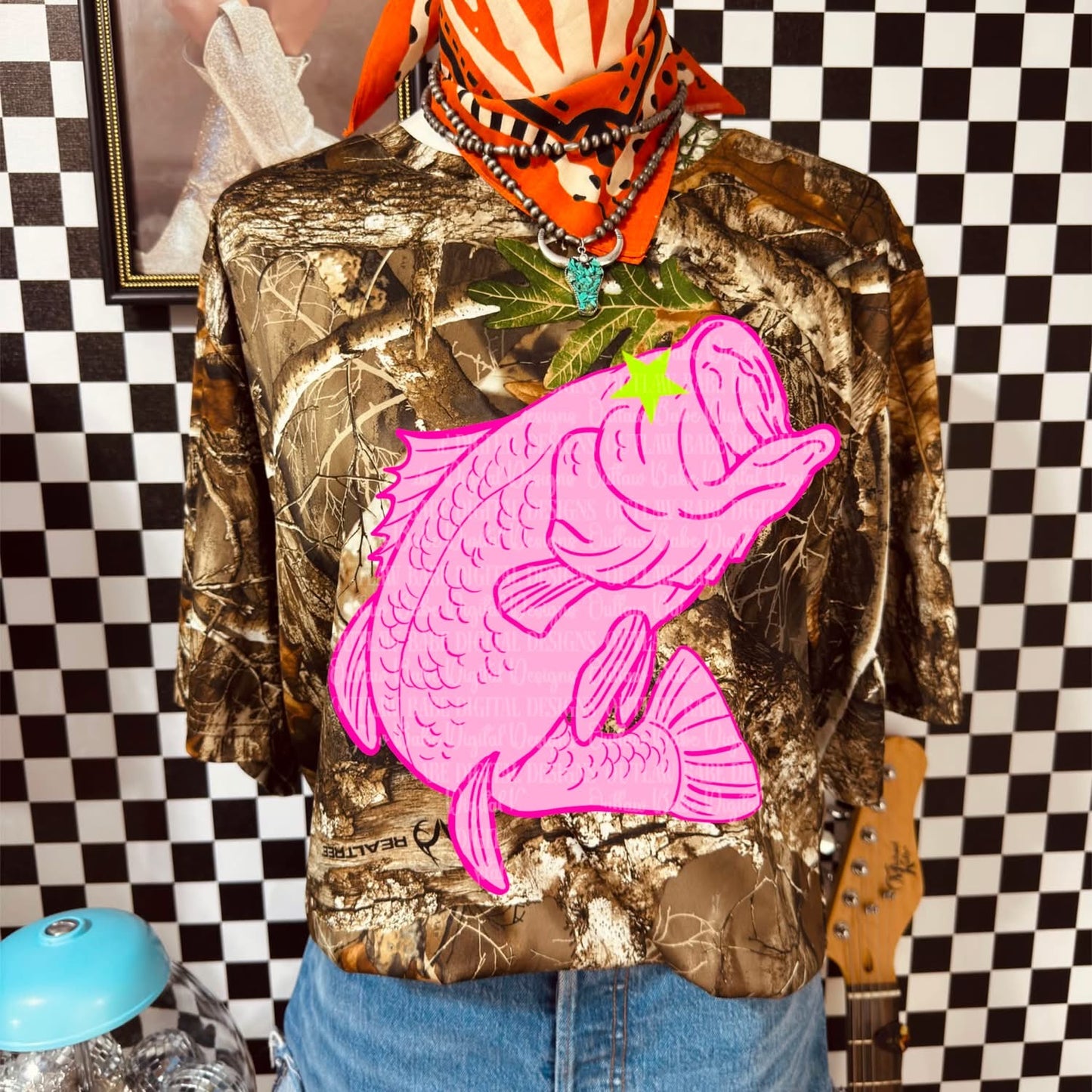 Bass Fish - Pink Outline