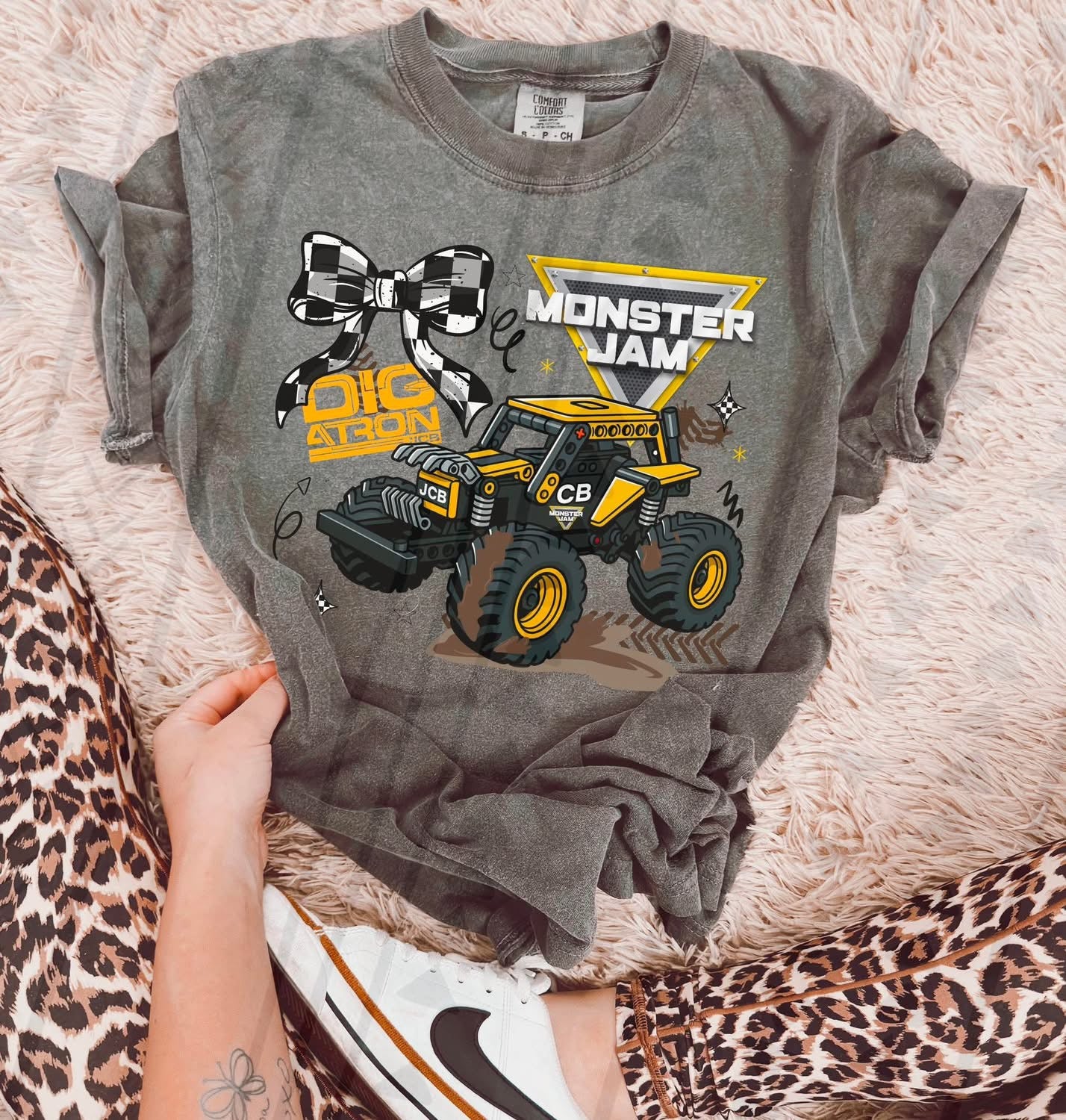 Monster Jam JCB Bow
