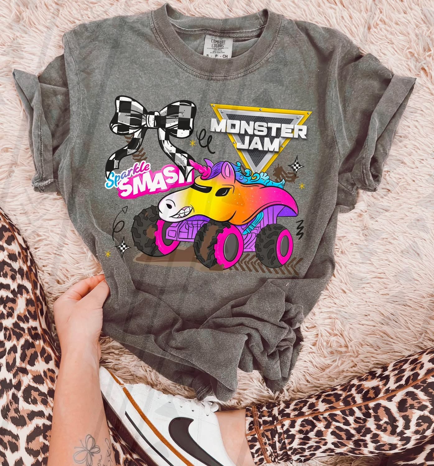 Monster Jam Sparkle Smash Rainbow Bow